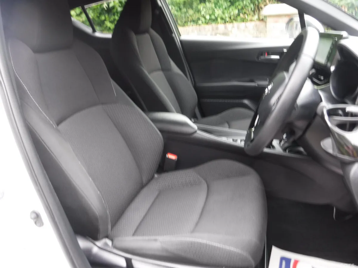 Toyota C-HR Hatchback, Petrol Hybrid, 2018, White