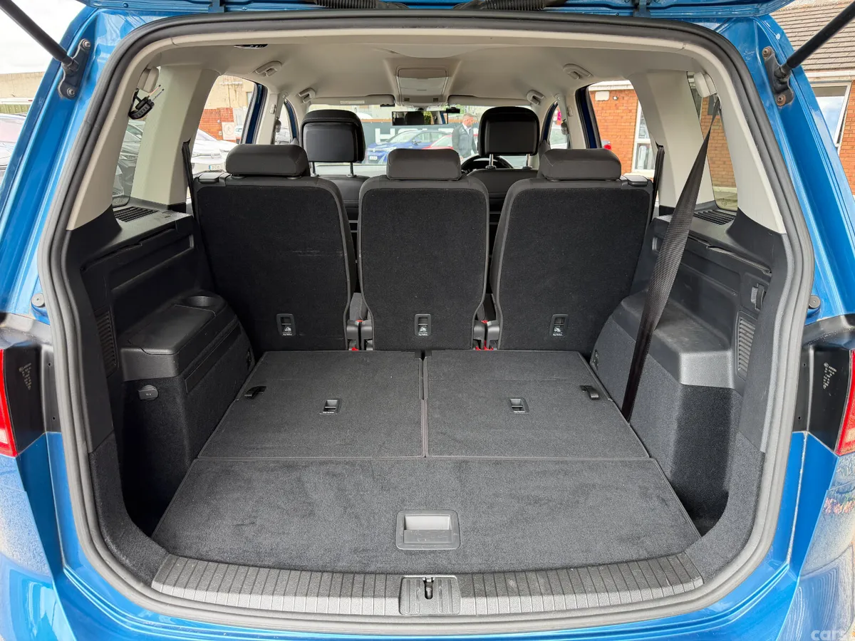 Volkswagen Touran Estate, Petrol, 2018, Black