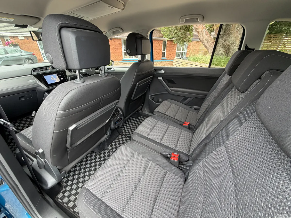 Volkswagen Touran Estate, Petrol, 2018, Black