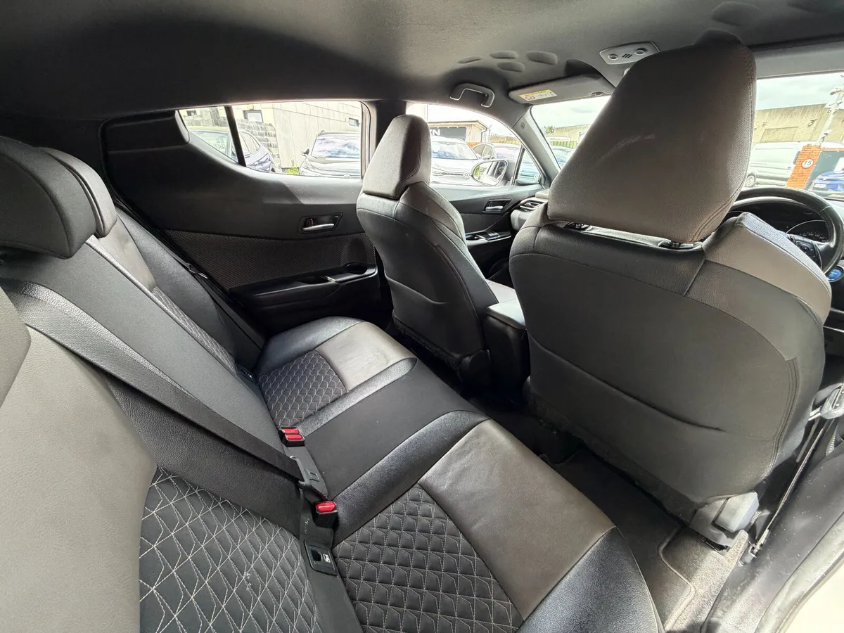 Toyota C-HR Hatchback, Petrol Hybrid, 2022, White