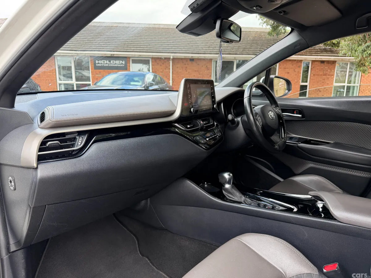 Toyota C-HR Hatchback, Petrol Hybrid, 2022, White