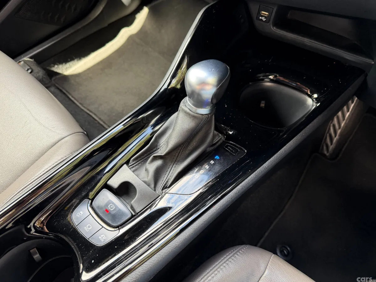 Toyota C-HR Hatchback, Petrol Hybrid, 2022, White