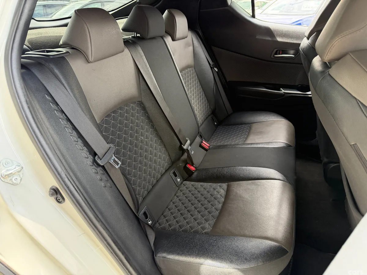 Toyota C-HR Hatchback, Petrol Hybrid, 2022, White
