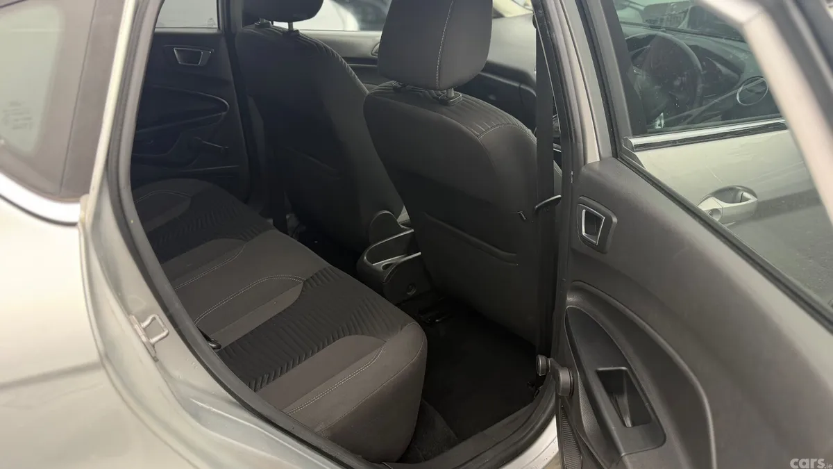 Ford Fiesta Hatchback, Petrol, 2014, Silver