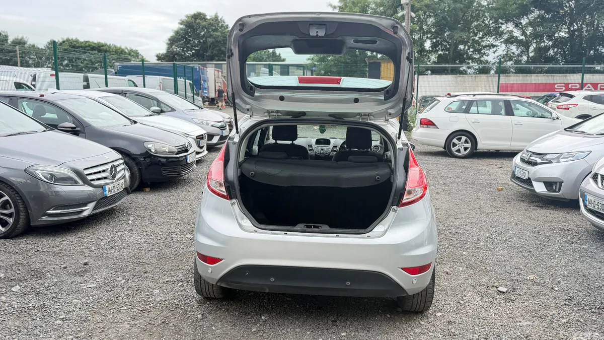 Ford Fiesta Hatchback, Petrol, 2014, Silver