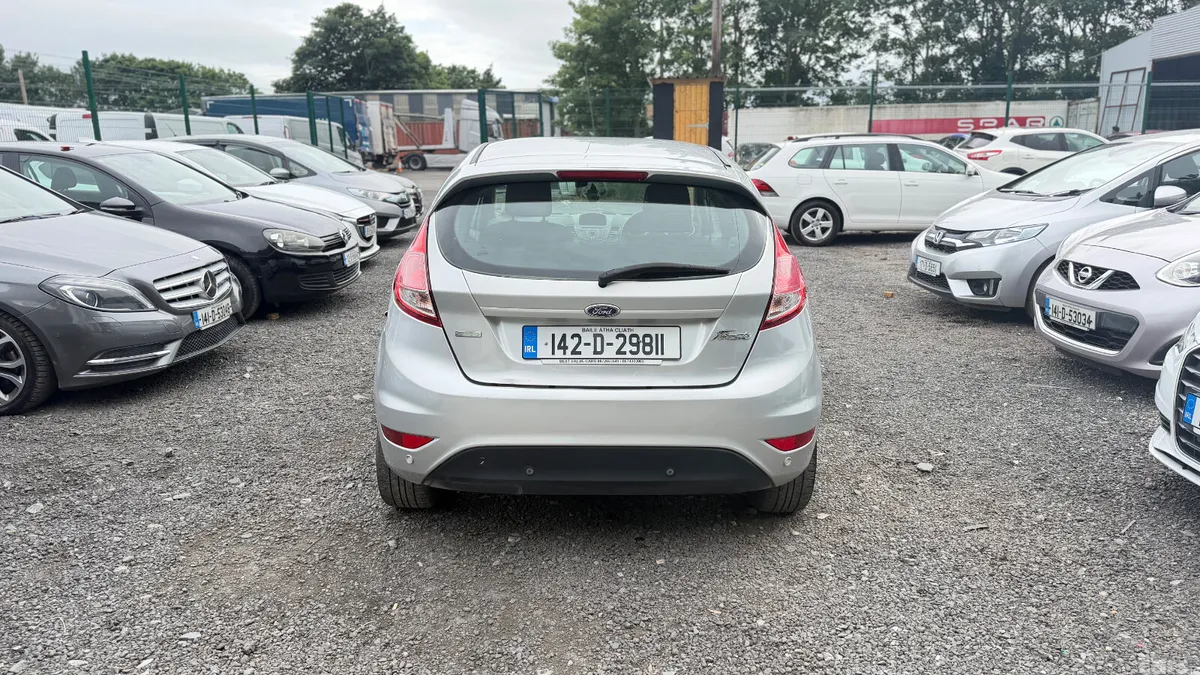 Ford Fiesta Hatchback, Petrol, 2014, Silver