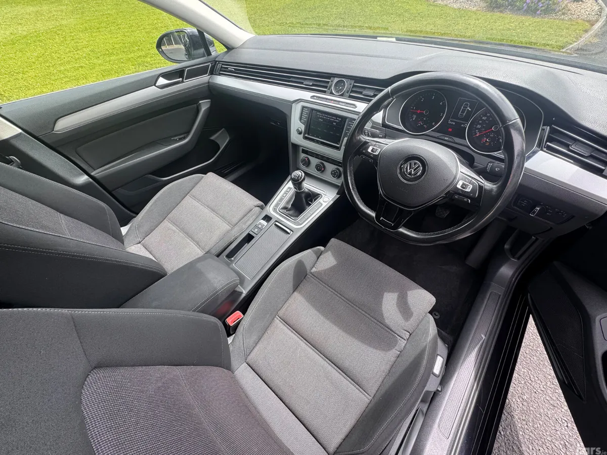 Volkswagen Passat Saloon, Diesel, 2017, Black