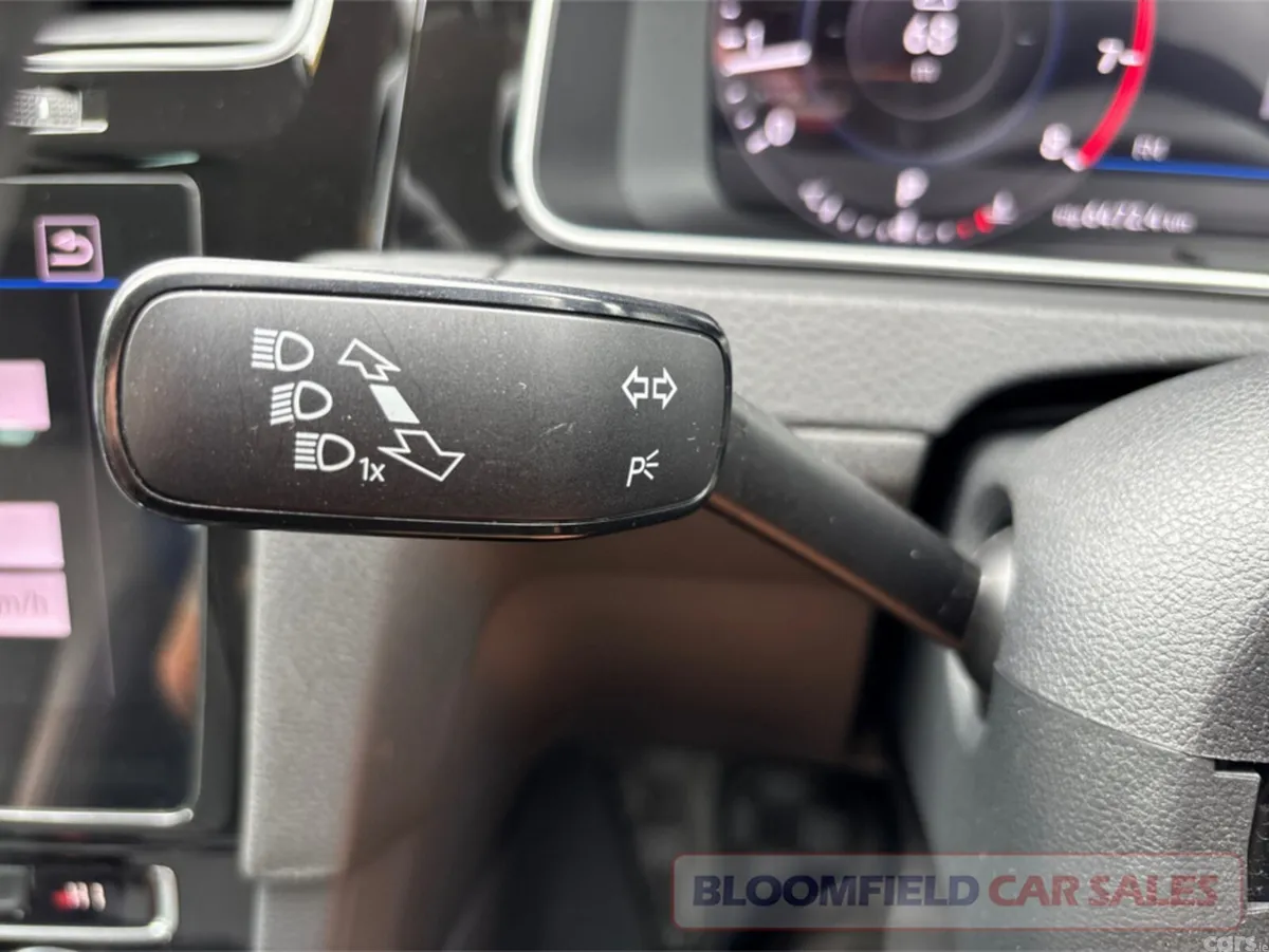 Volkswagen Golf Hatchback, Petrol, 2019, White