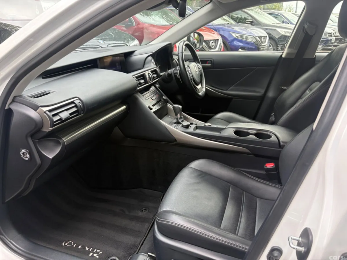 Lexus IS Saloon, Petrol Hybrid, 2018, White