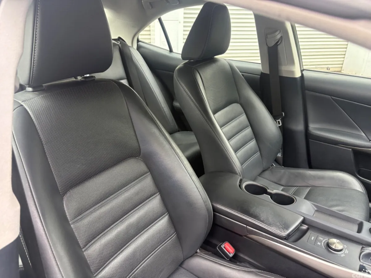 Lexus IS Saloon, Petrol Hybrid, 2018, White