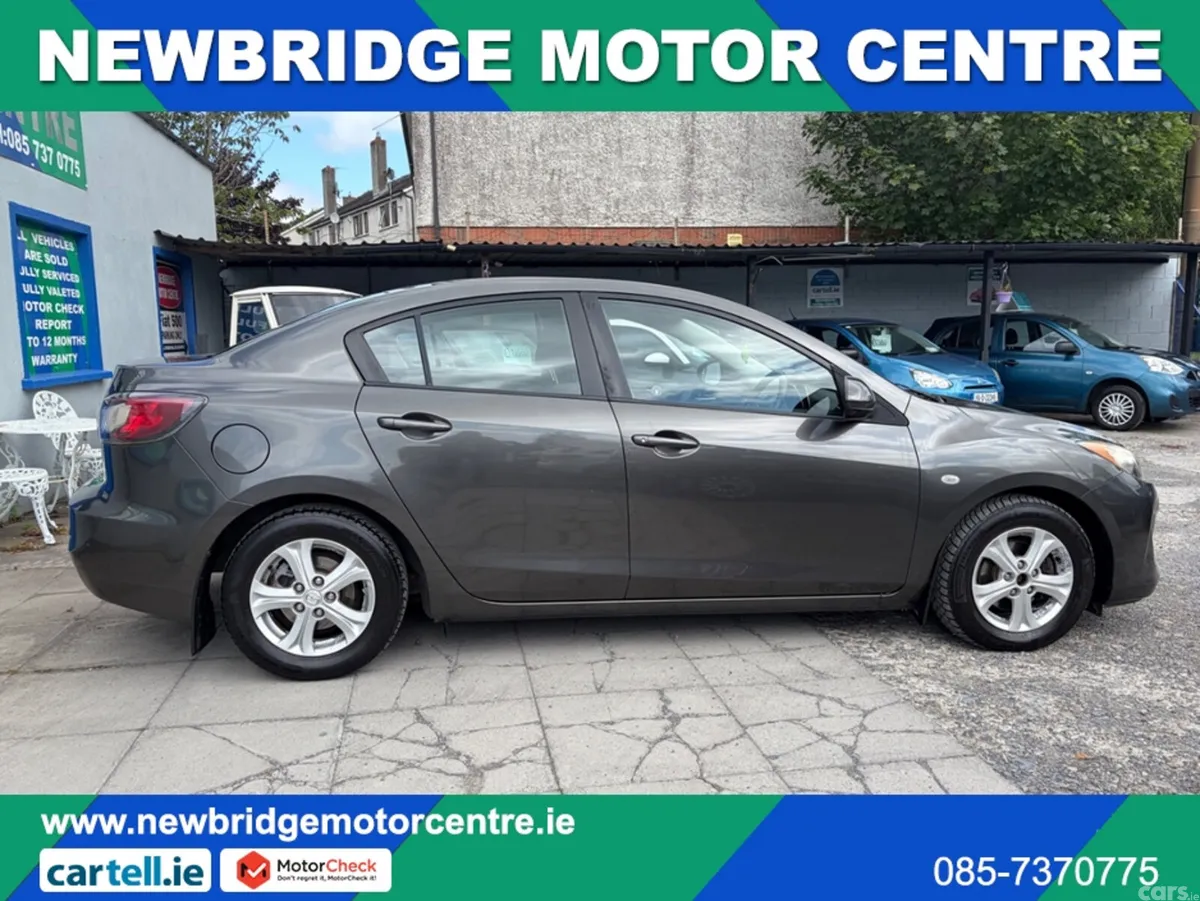 Mazda Mazda3 Saloon, Diesel, 2012, Grey