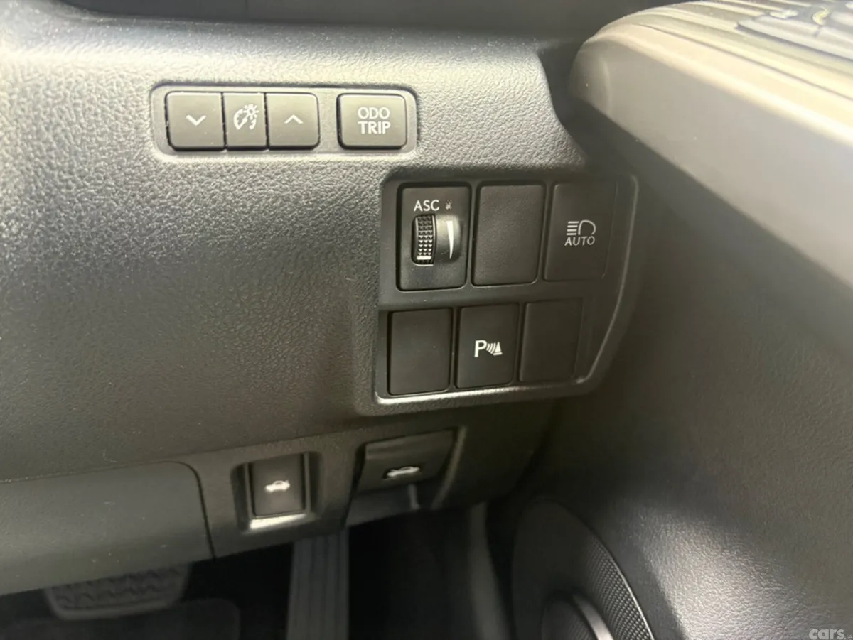 Lexus IS Saloon, Petrol Hybrid, 2018, White