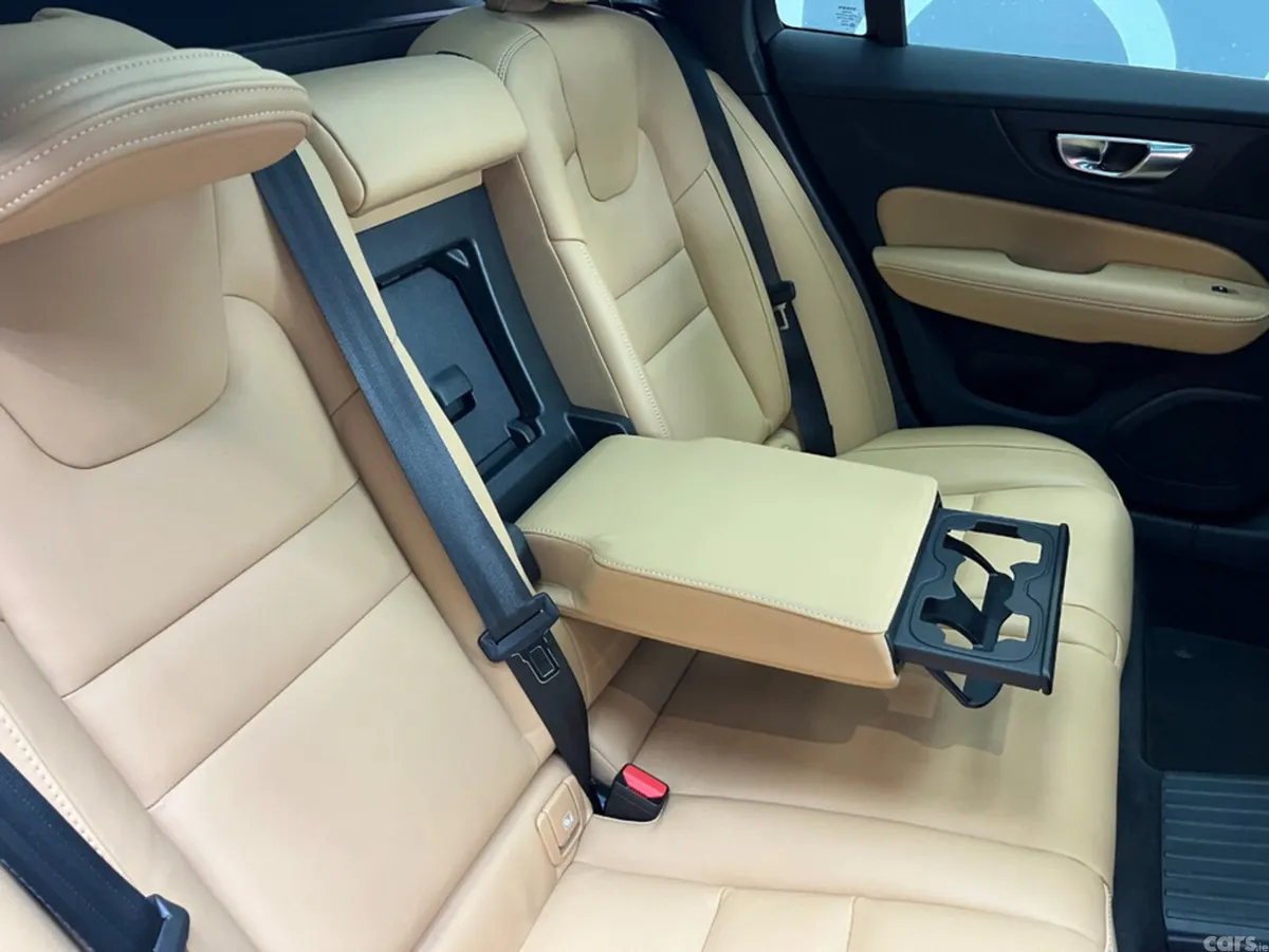 Volvo V60 Saloon, Petrol Plug-in Hybrid, 2024, White