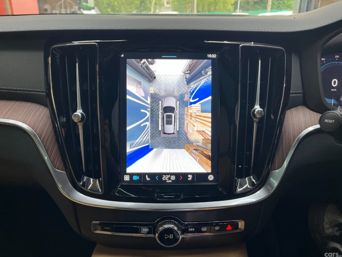 Volvo V60 Saloon, Petrol Plug-in Hybrid, 2024, White