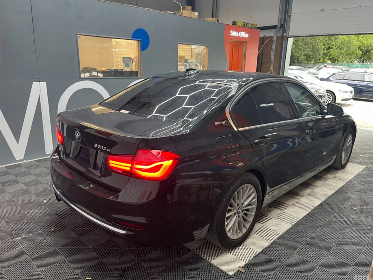 BMW 3-Series Saloon, Petrol Plug-in Hybrid, 2017, Black