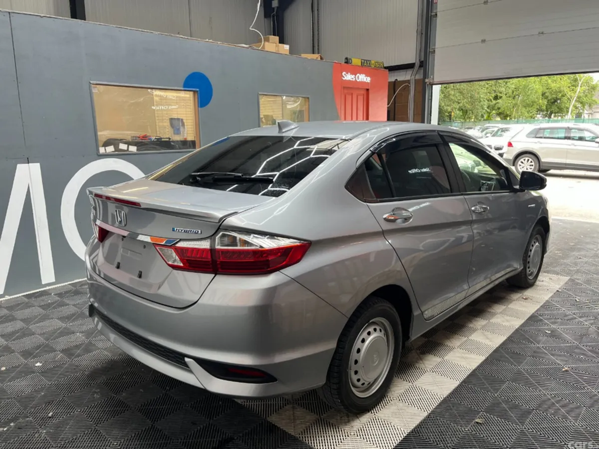 Honda Grace Saloon, Petrol Hybrid, 2021, Silver