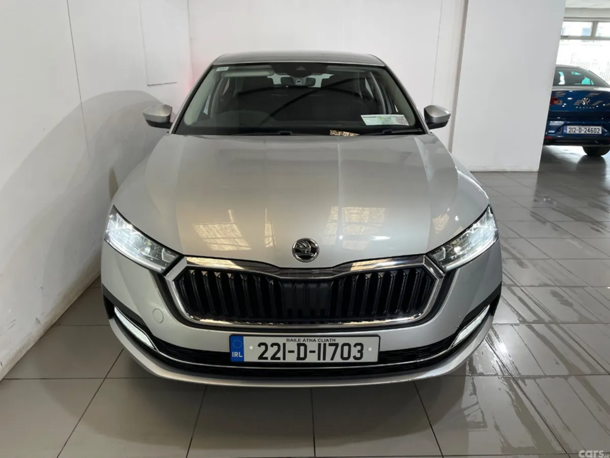 Skoda Octavia Hatchback, Diesel, 2022, Grey