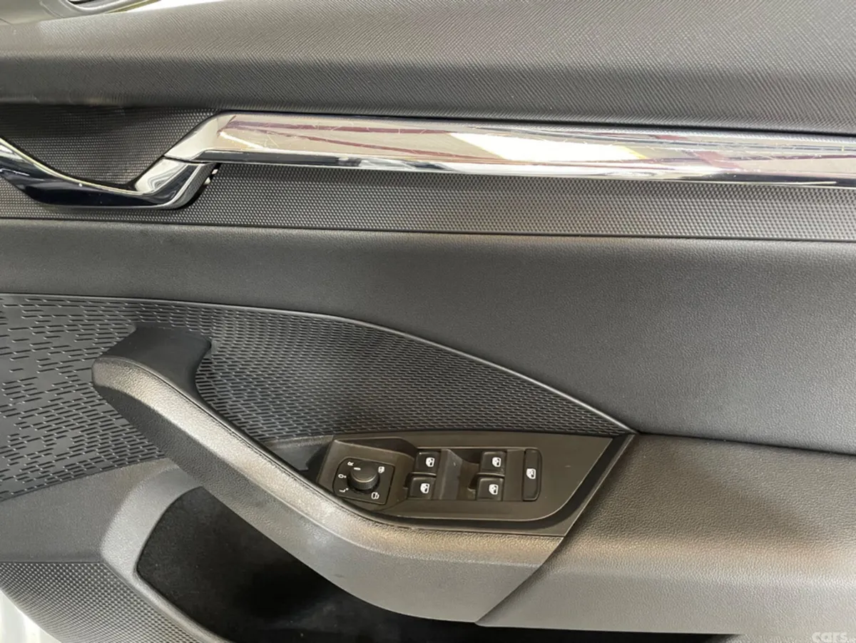 Skoda Octavia Hatchback, Diesel, 2022, Grey