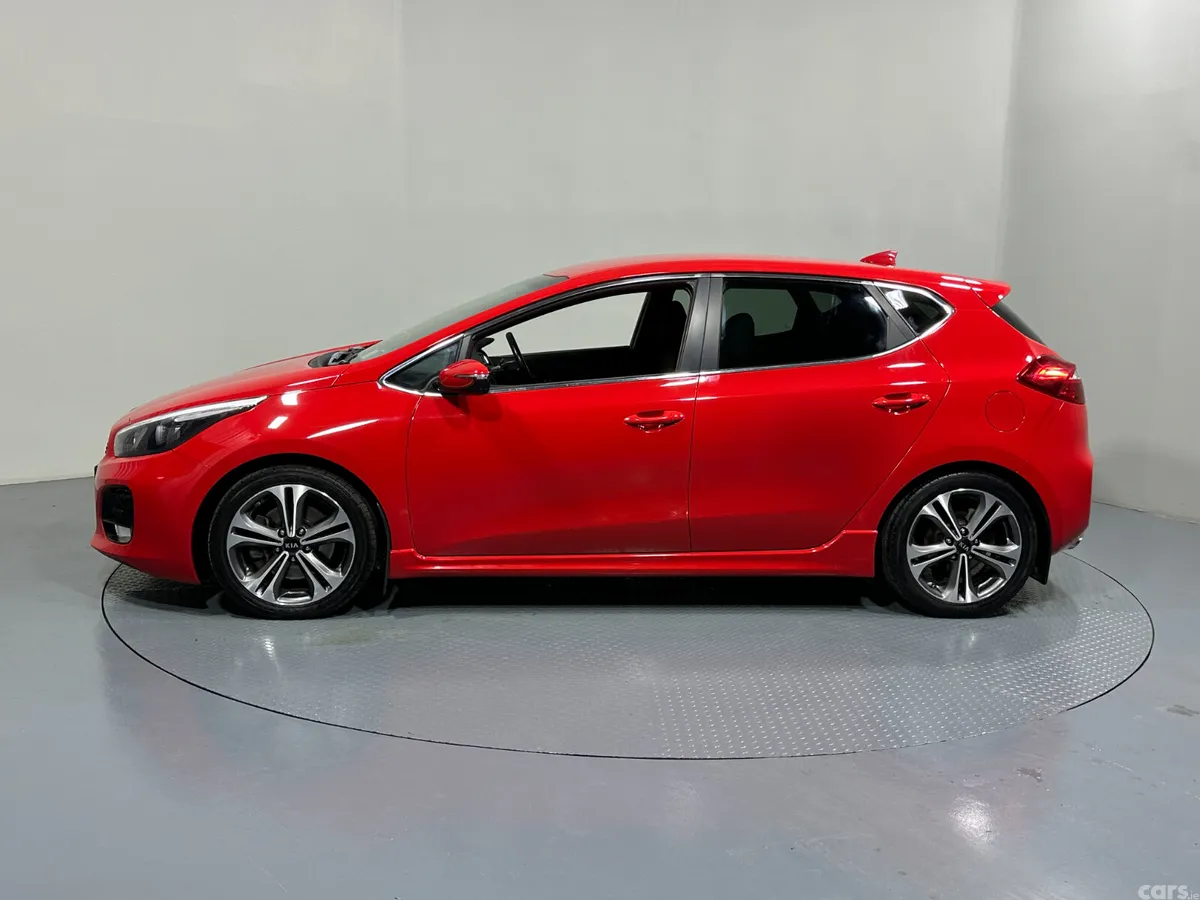 Kia Ceed Hatchback, Petrol, 2017, Red