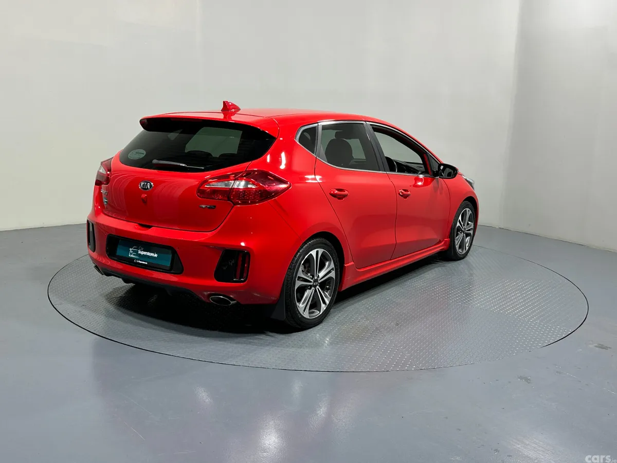 Kia Ceed Hatchback, Petrol, 2017, Red
