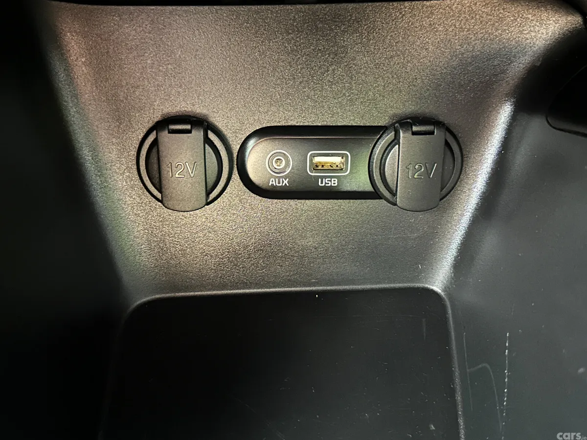 Kia Ceed Hatchback, Petrol, 2017, Red