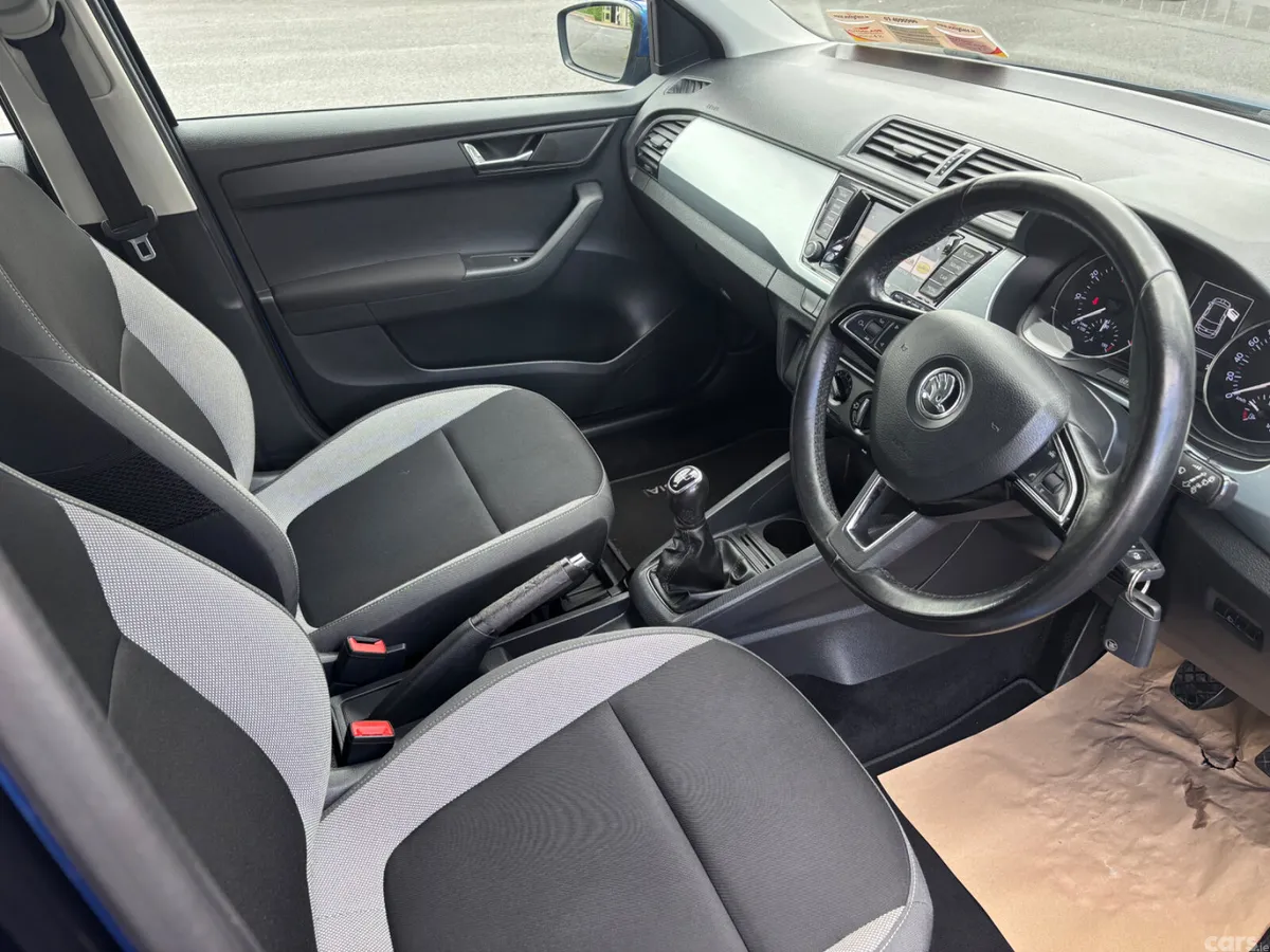 Skoda Fabia Hatchback, Petrol, 2017, Blue