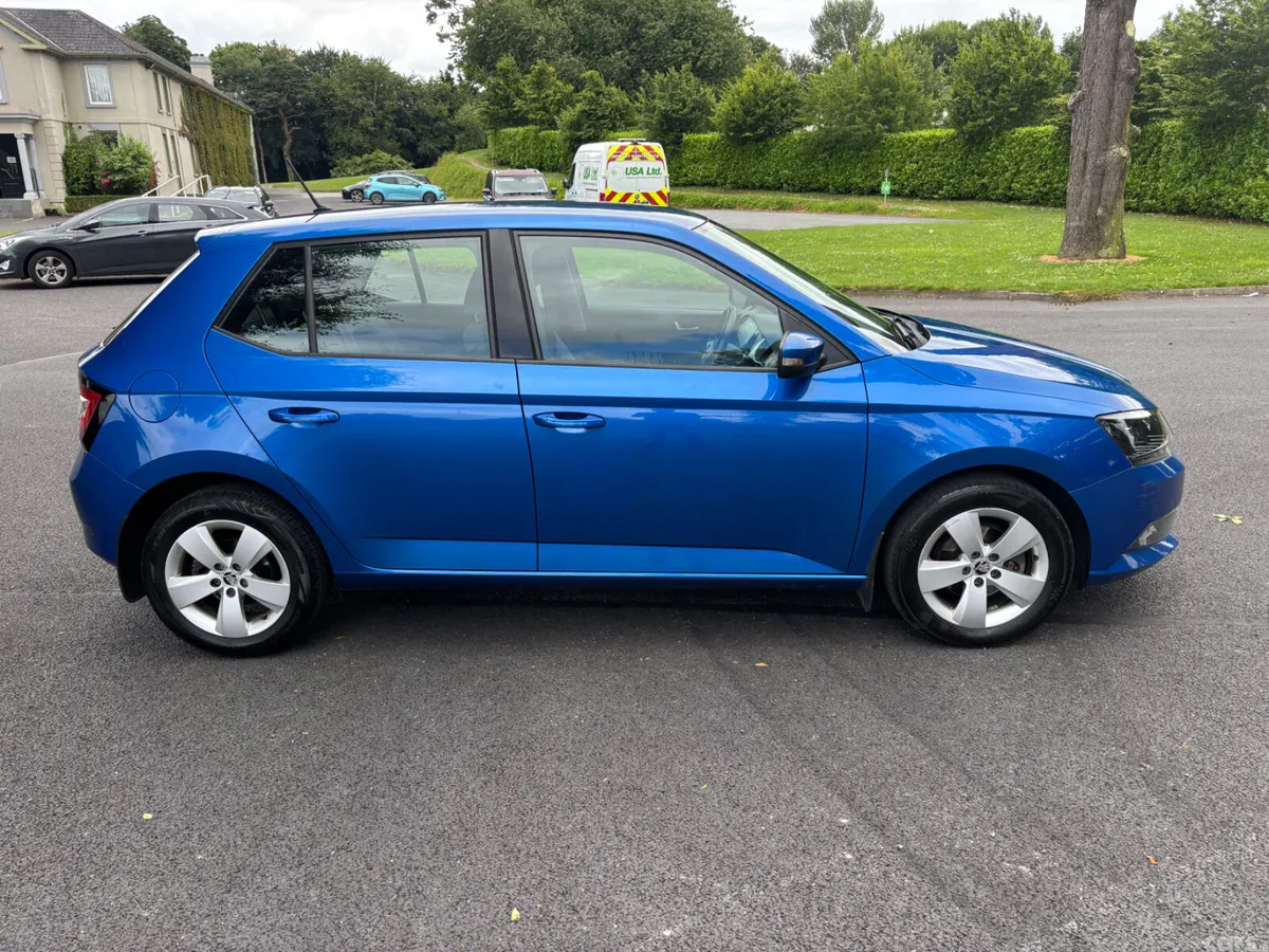 Skoda Fabia Hatchback, Petrol, 2017, Blue