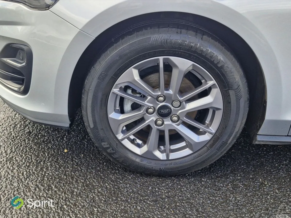 Ford Focus Hatchback, Petrol, 2023, Silver