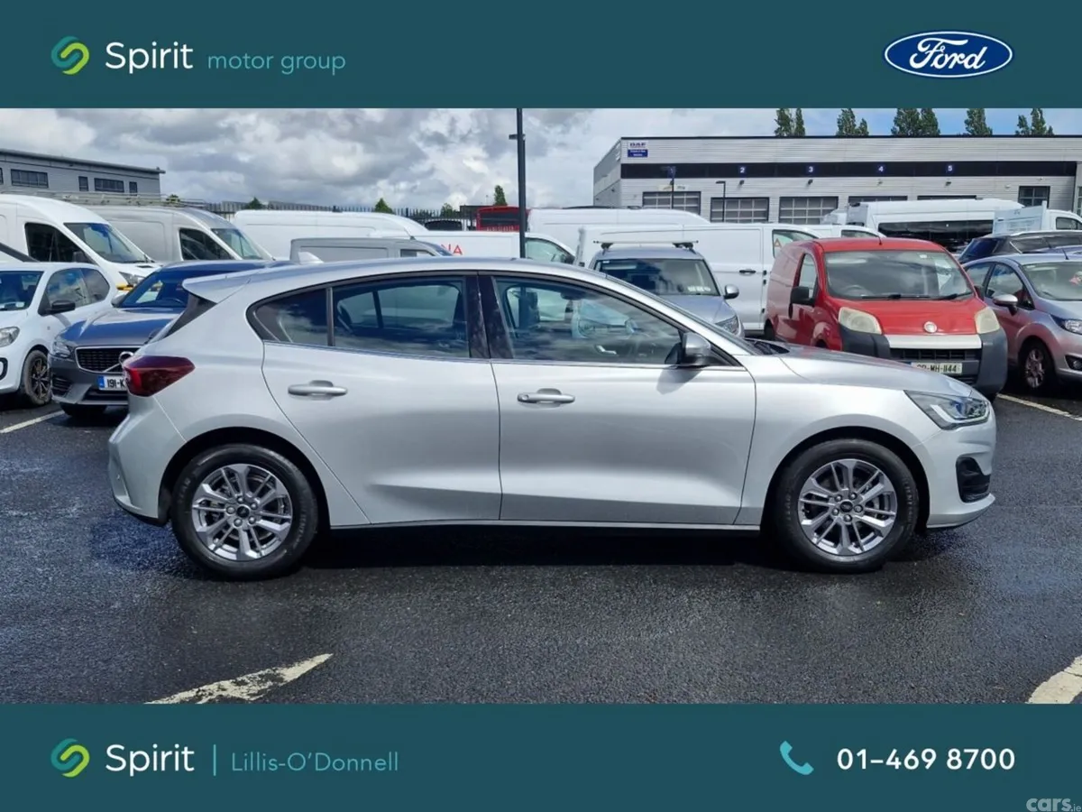 Ford Focus Hatchback, Petrol, 2023, Silver