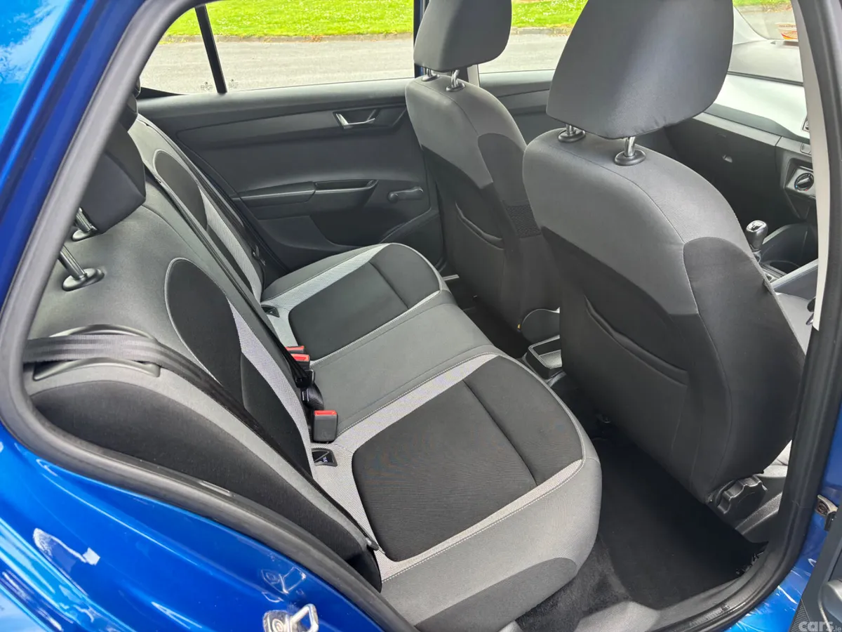 Skoda Fabia Hatchback, Petrol, 2017, Blue