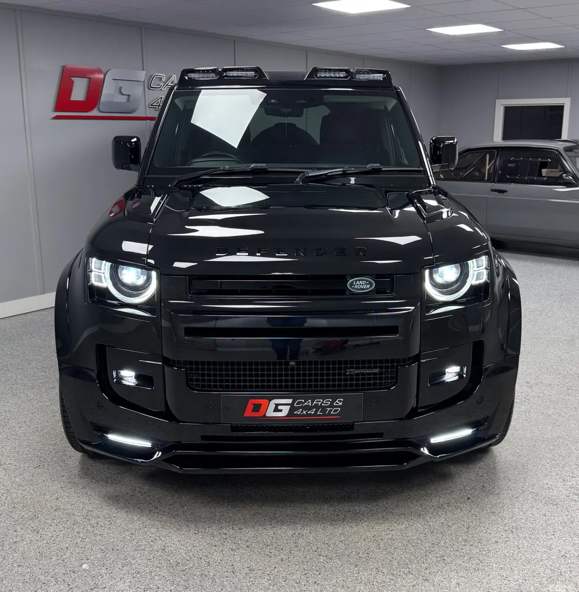 Land Rover Defender SUV, Petrol Plug-in Hybrid, 2023, Black