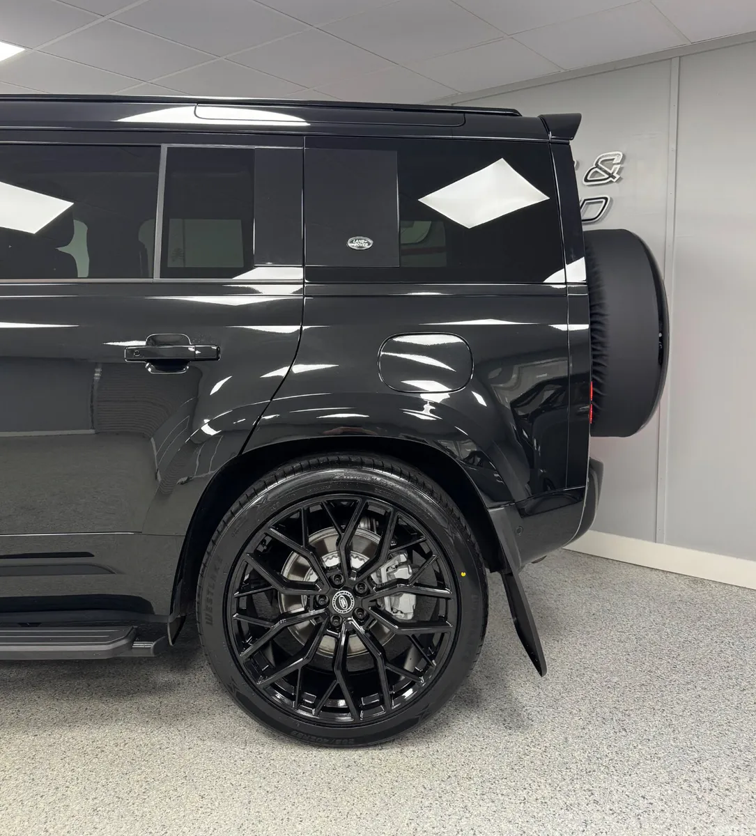 Land Rover Defender SUV, Petrol Plug-in Hybrid, 2023, Black
