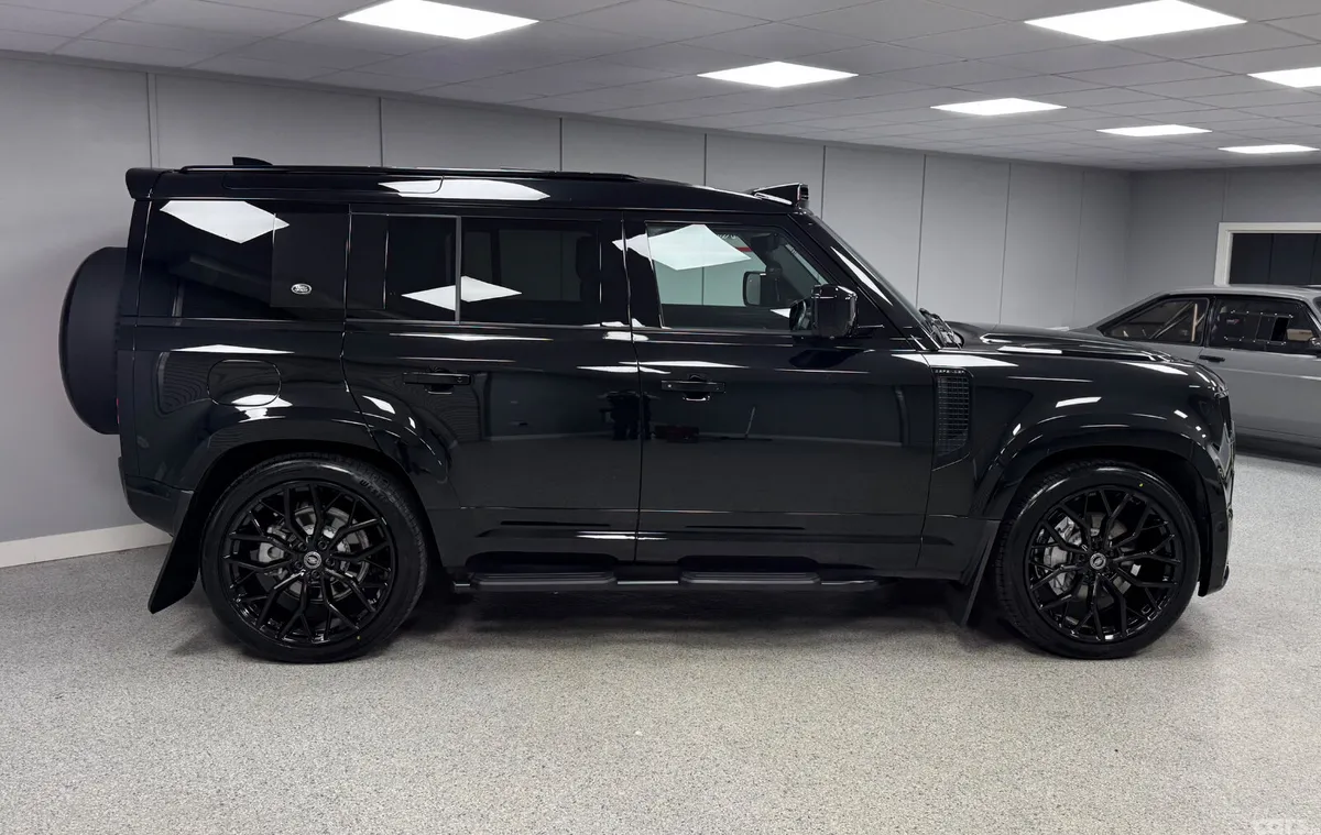 Land Rover Defender SUV, Petrol Plug-in Hybrid, 2023, Black