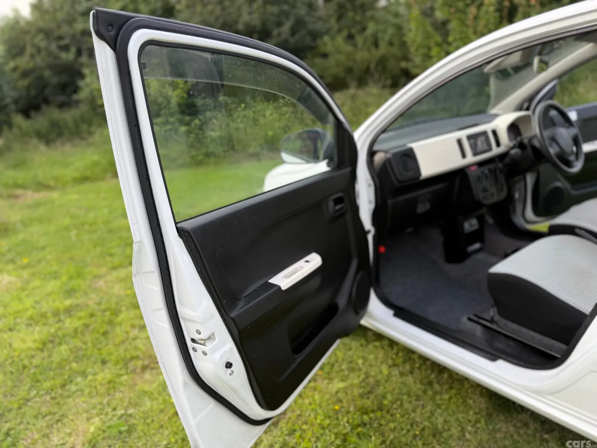 Suzuki Alto Hatchback, Petrol, 2017, White