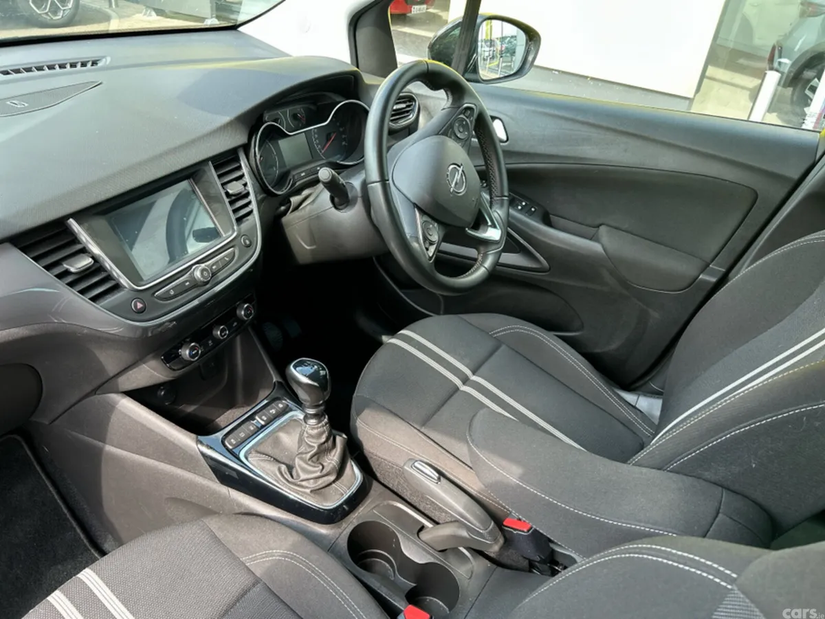 Opel Crossland MPV, Petrol, 2023, White