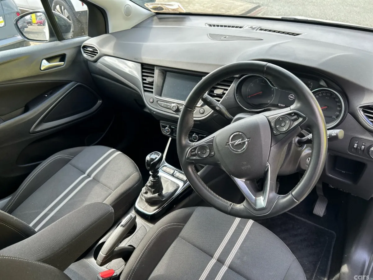 Opel Crossland MPV, Petrol, 2023, White