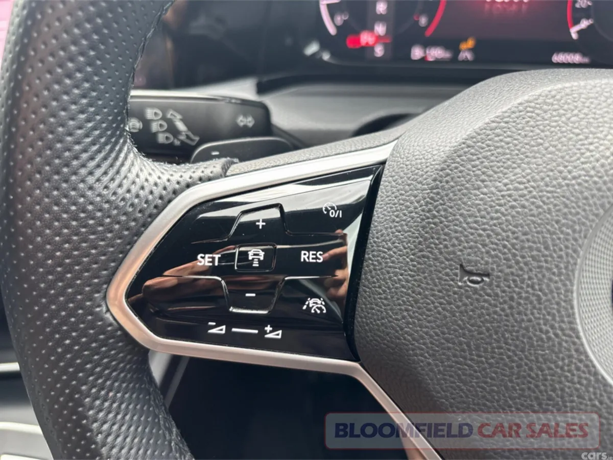 Volkswagen Golf Hatchback, Petrol, 2022, Grey