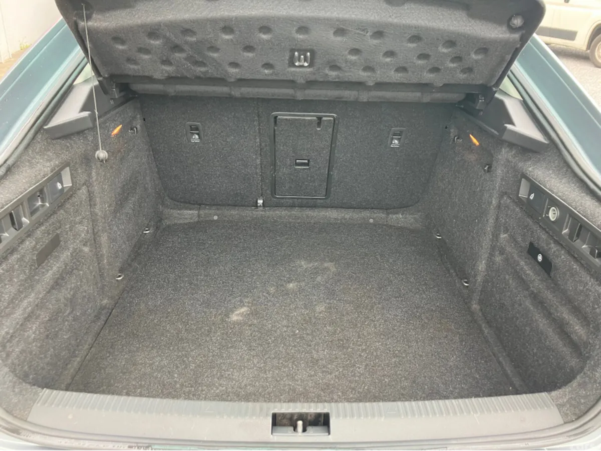 Skoda Superb Hatchback, Diesel, 2016, Grey