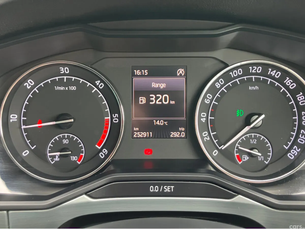 Skoda Superb Hatchback, Diesel, 2016, Grey