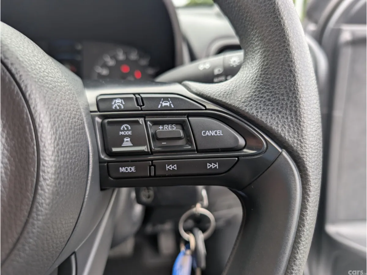 Toyota Yaris Hatchback, Petrol Hybrid, 2024, Silver