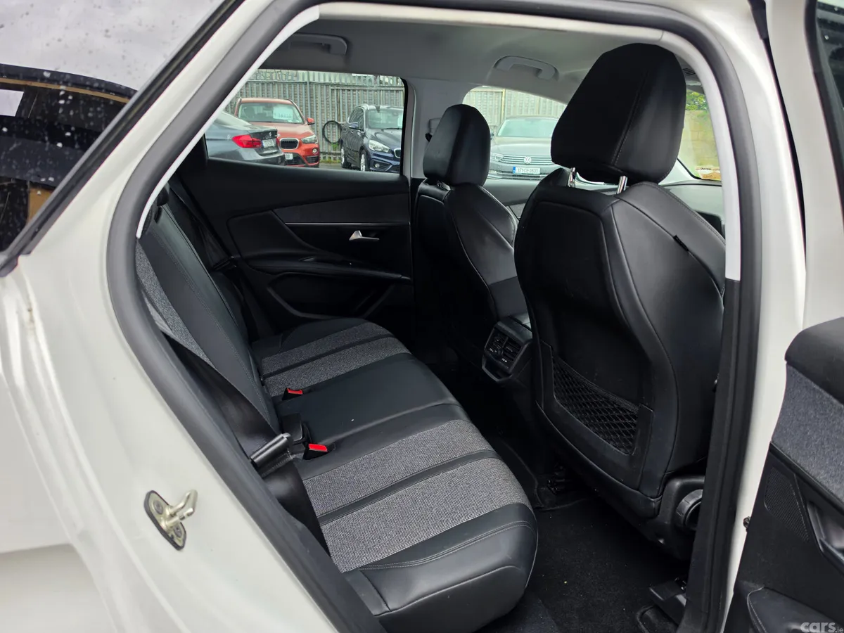 Peugeot 3008 MPV, Diesel, 2019, White