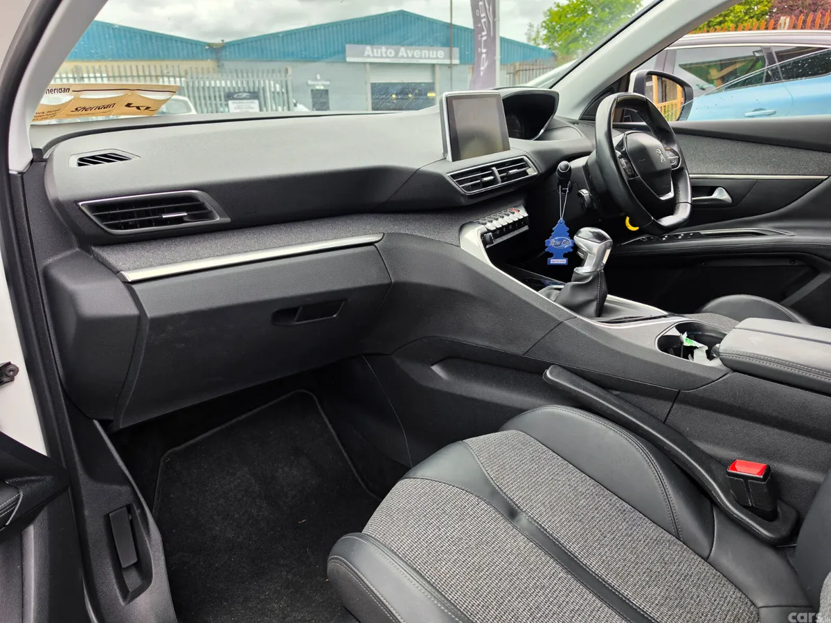 Peugeot 3008 MPV, Diesel, 2019, White