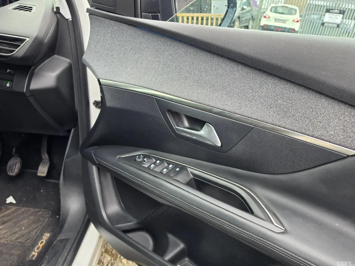 Peugeot 3008 MPV, Diesel, 2019, White