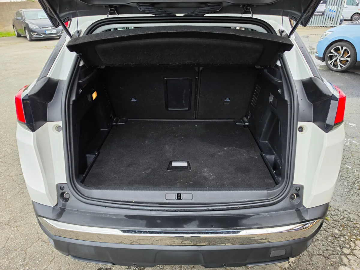 Peugeot 3008 MPV, Diesel, 2019, White