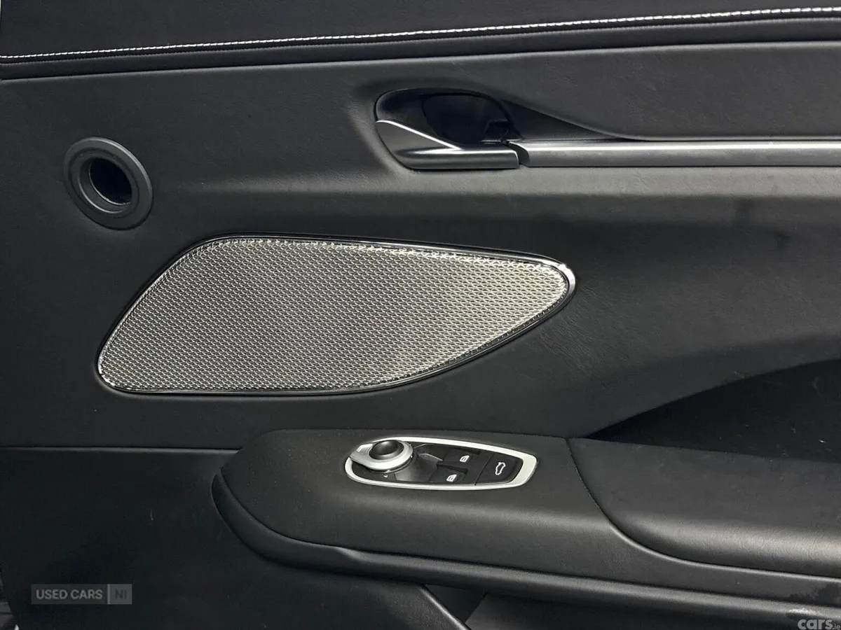 Aston Martin Vantage Coupe, Petrol, 2025, Silver