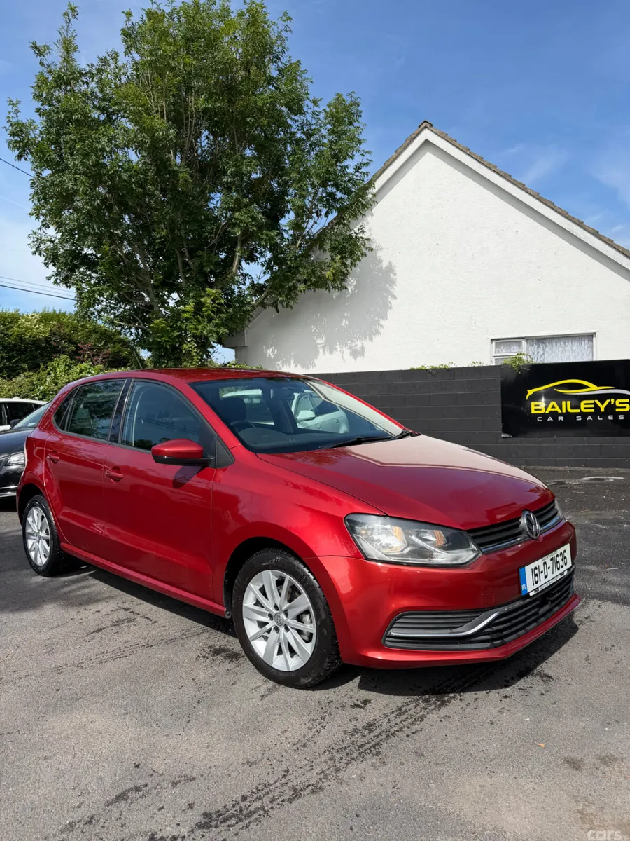 Volkswagen Polo Hatchback, Petrol, 2016, Red