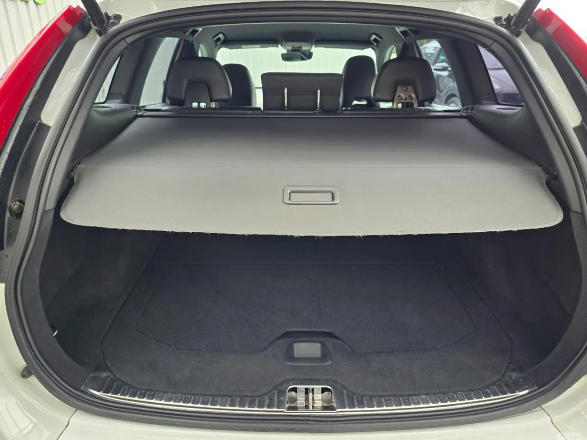 Volvo XC60 SUV, Diesel, 2016, White
