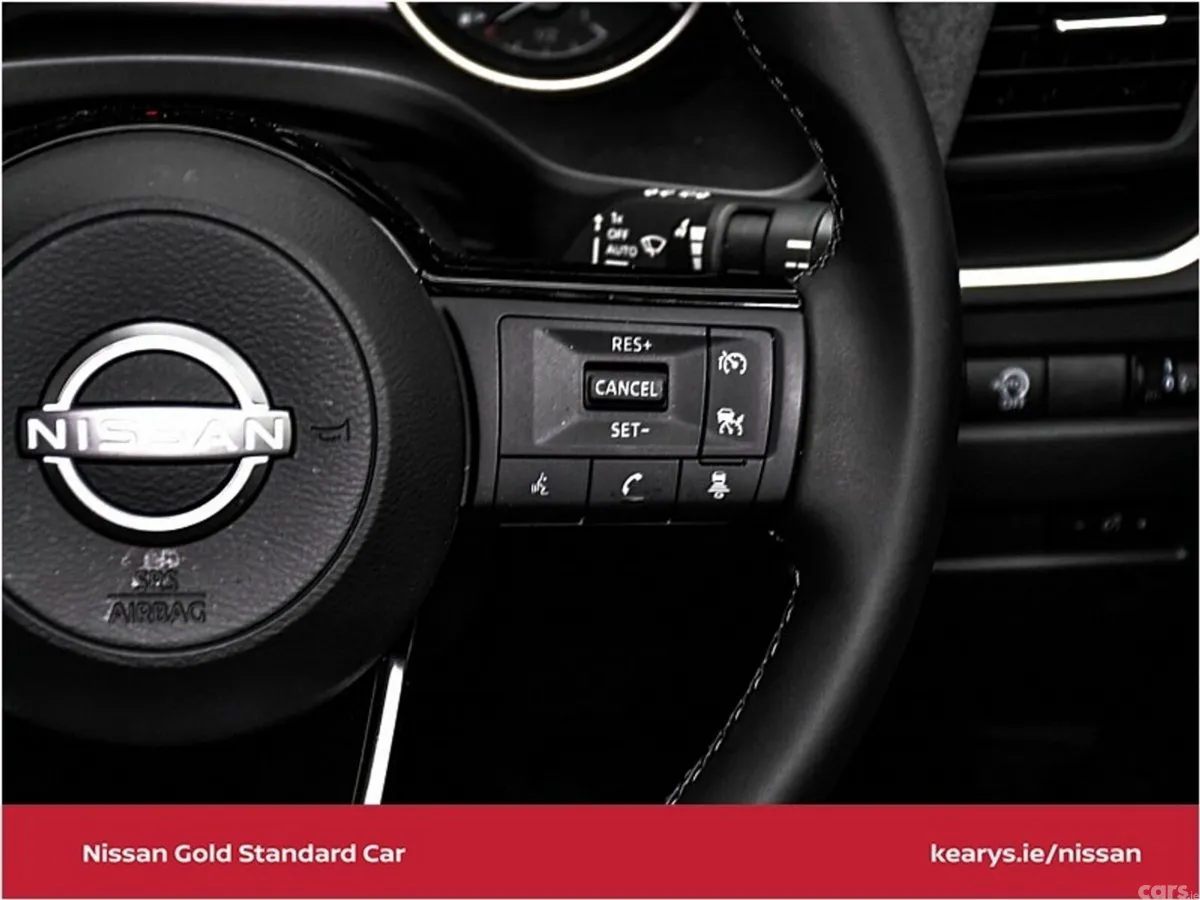 Nissan Qashqai SUV, Petrol Hybrid, 2026, Red