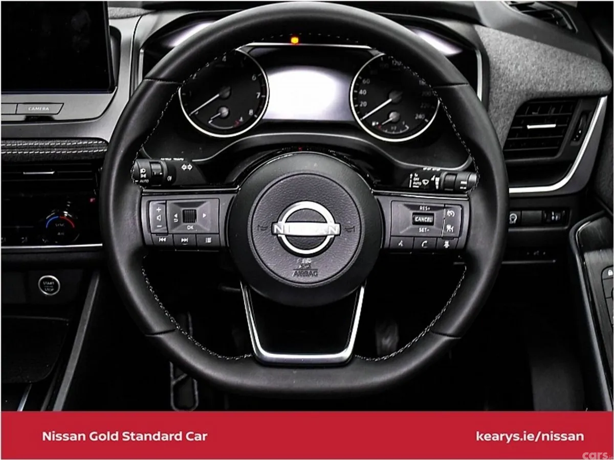 Nissan Qashqai SUV, Petrol Hybrid, 2026, Red