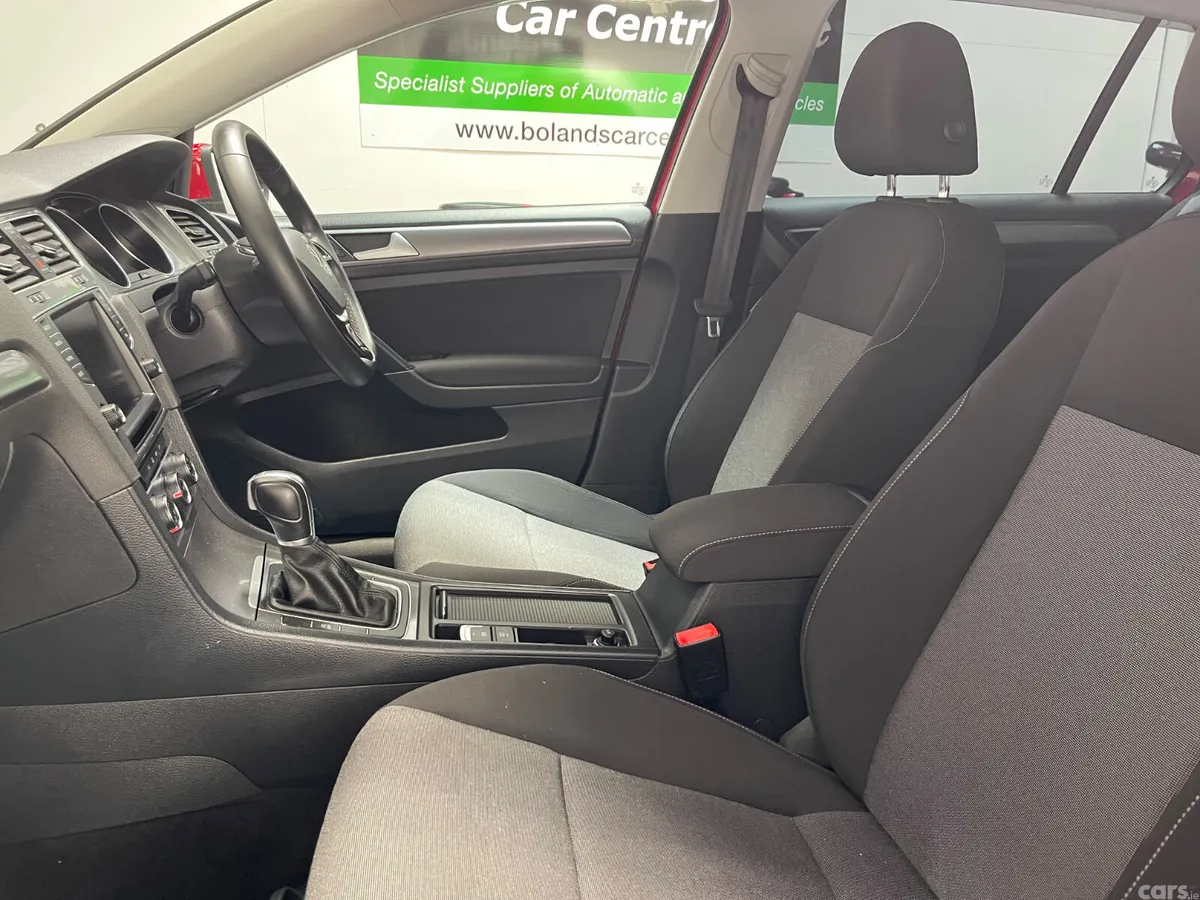 Volkswagen Golf Hatchback, Petrol, 2015, Red